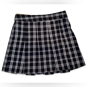 Black & White Pleated Plaid Mini Skirt H&M Divided (fits like size 0)
